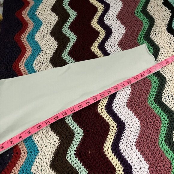 TNA CHILL Atmosphere Ankle Leggings Womens L NWT Green Yoga Running - Picture 8 of 8